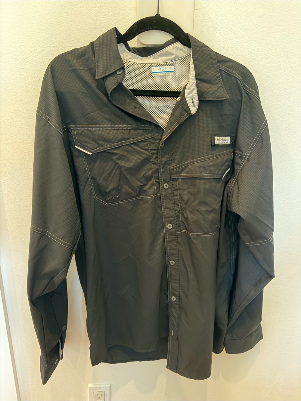 Columbia PFG Men’s Black Lightweight long sleeved shirt